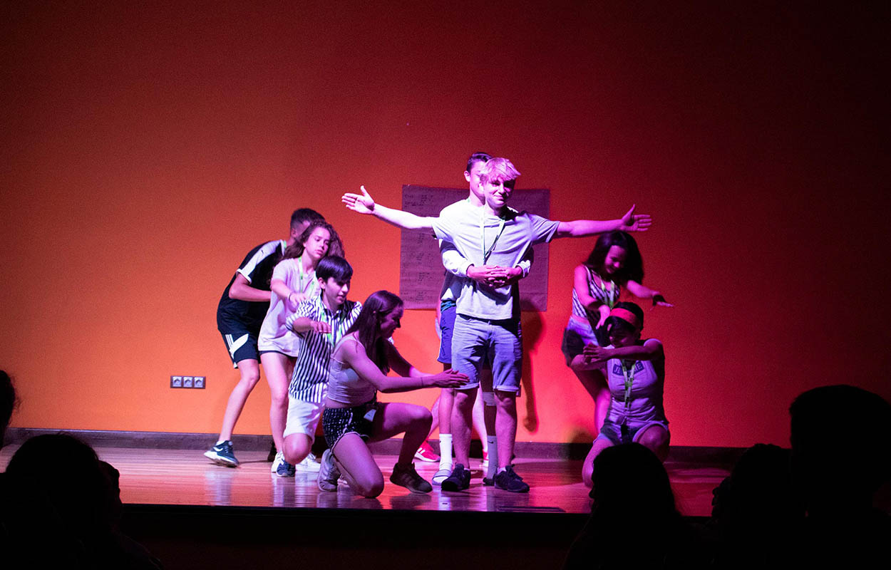 Pueblo Inglés Teens - Theatre
