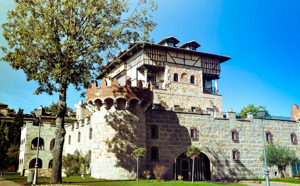 Inmersión lingüística en inglés en la Abadía de los Templarios - Pueblo Inglés