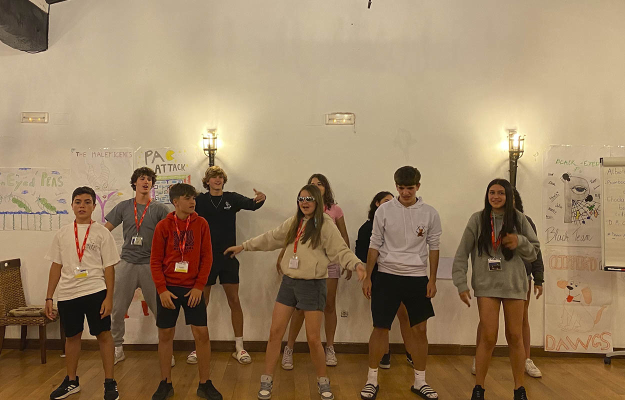 Pueblo Inglés para colegios - Dance